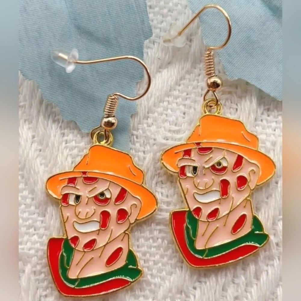 Hand Crafted Fun Halloween dangle earrings - Picture 3 of 6